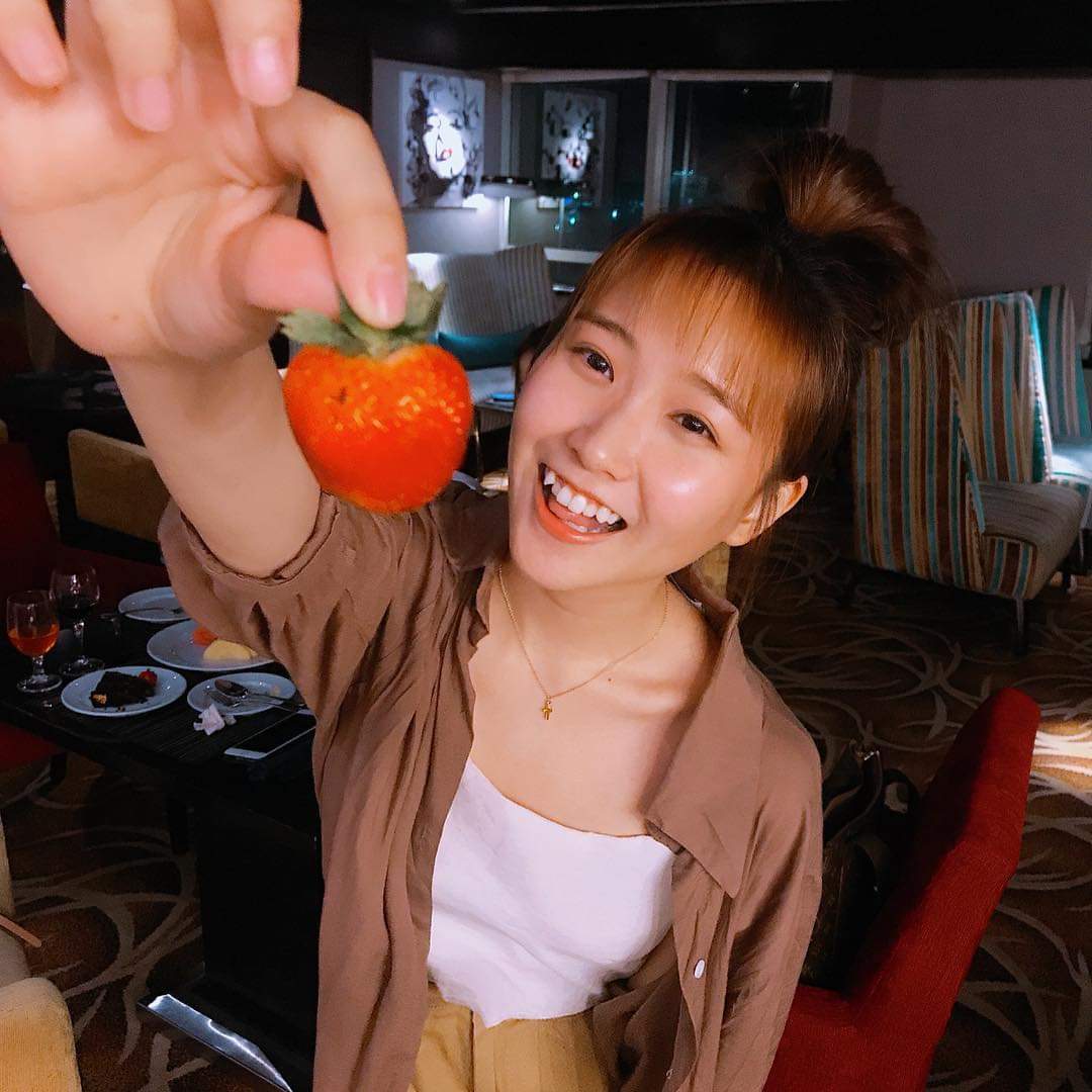  可晴KeQingStrawberry = Happiness 