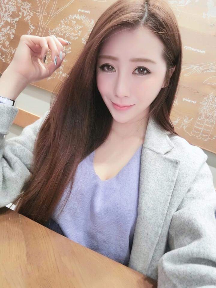  Fb網路美女分享區一整天走很多路，必...