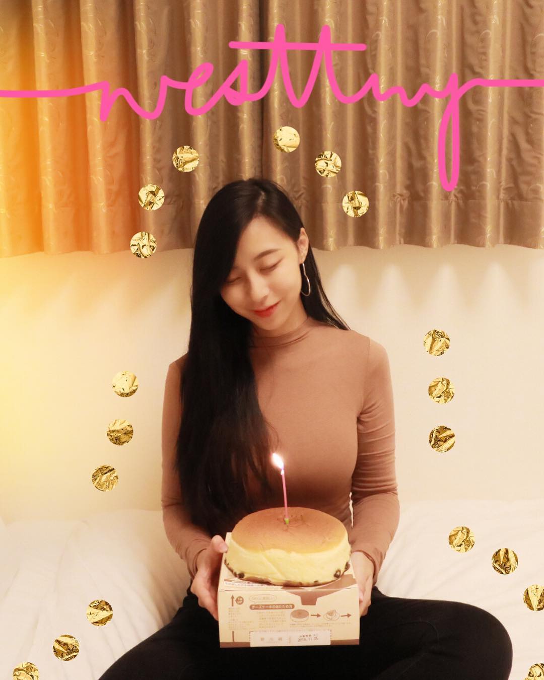  /
大學數年生日都逃離香港
以為今年�...