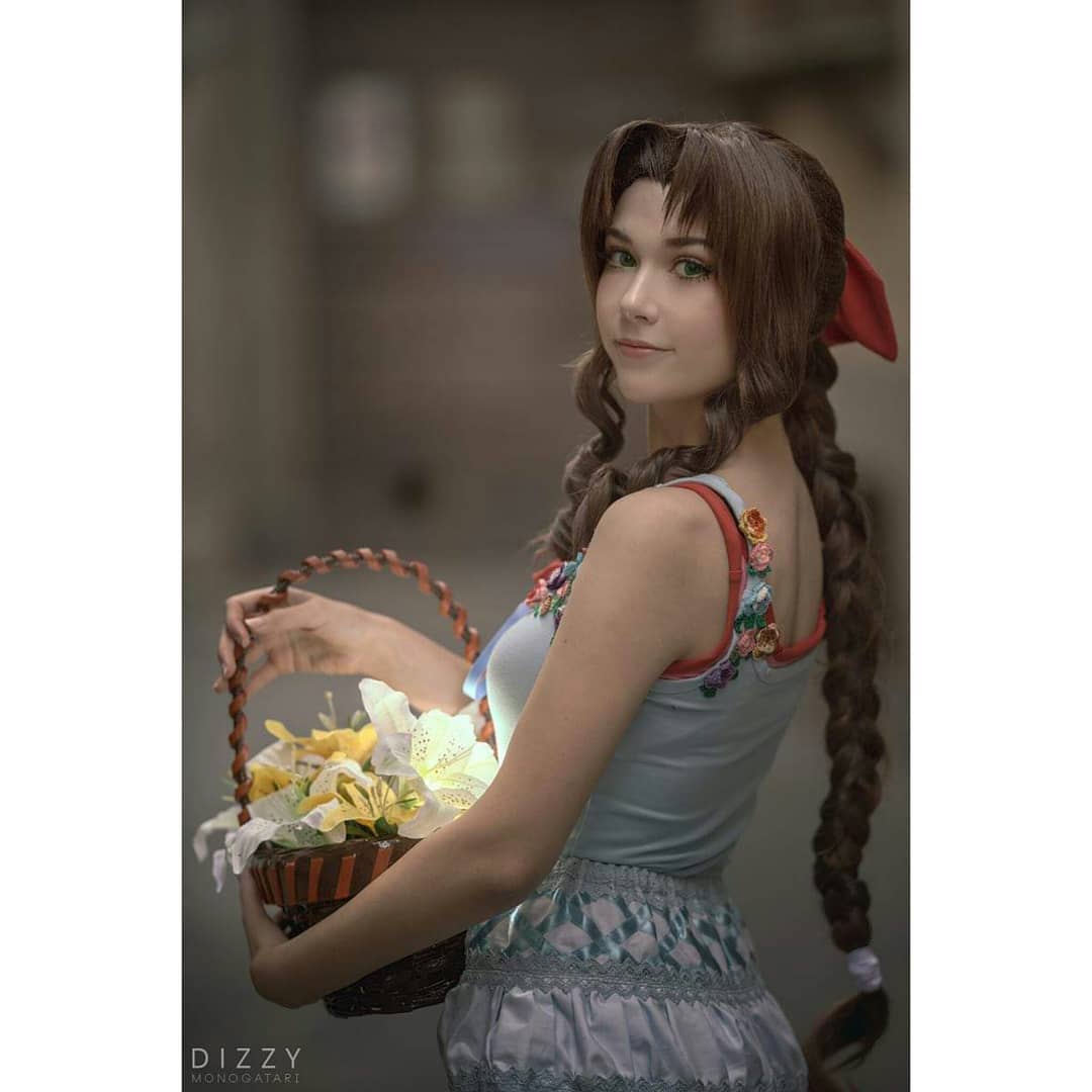  #Game #cosplay #finalfantasyvii #ffvii #aeris #gai...