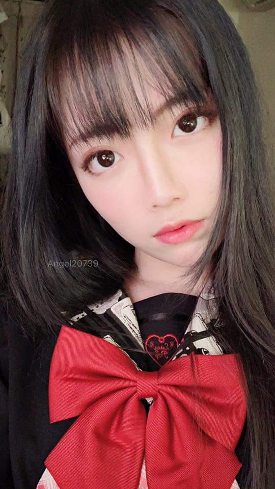  小希兒Angel現在髮色很適合這套 黑長�...