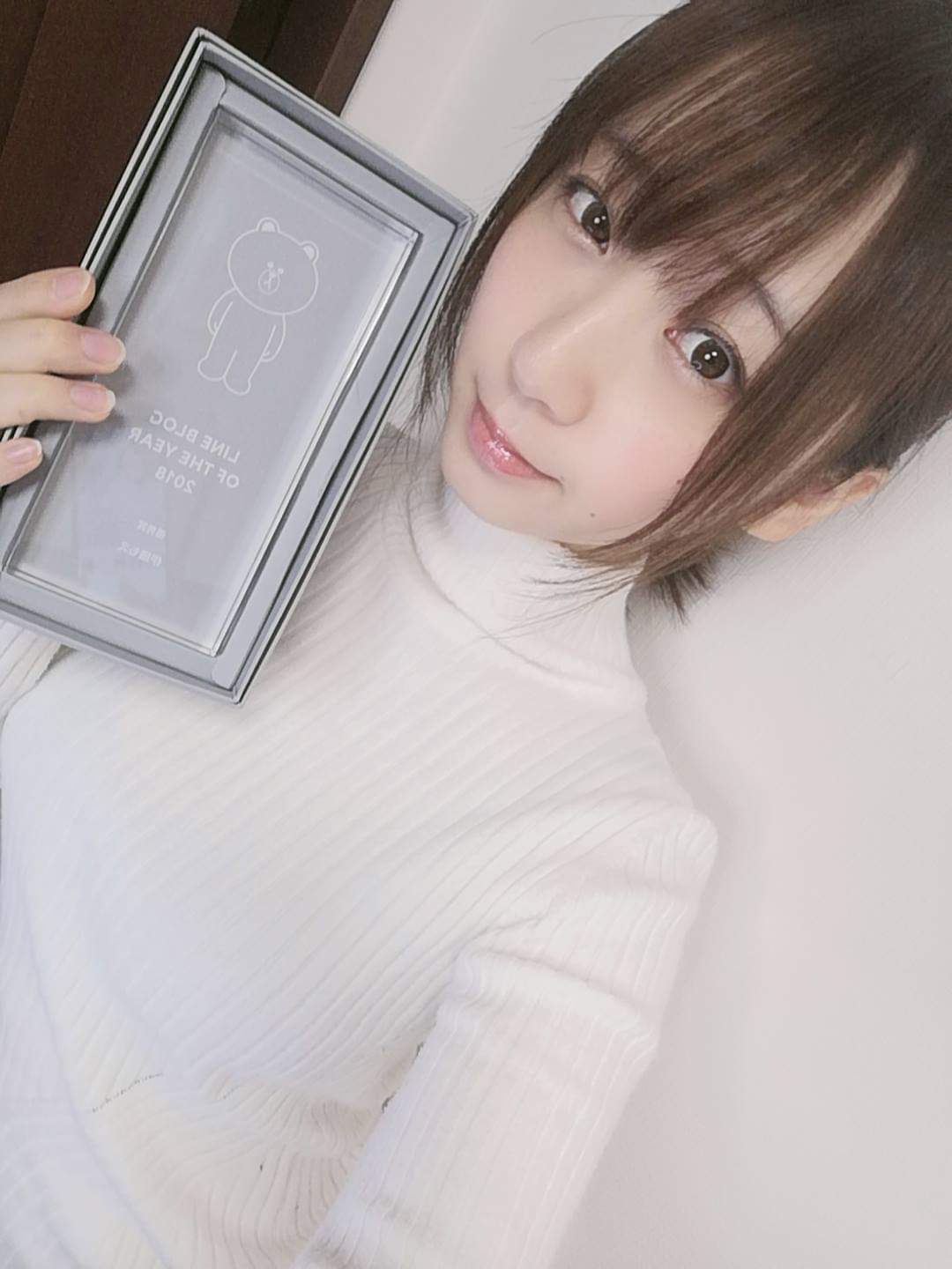  Iori Moe -伊織もえ-ブログ更新：「LINE B...