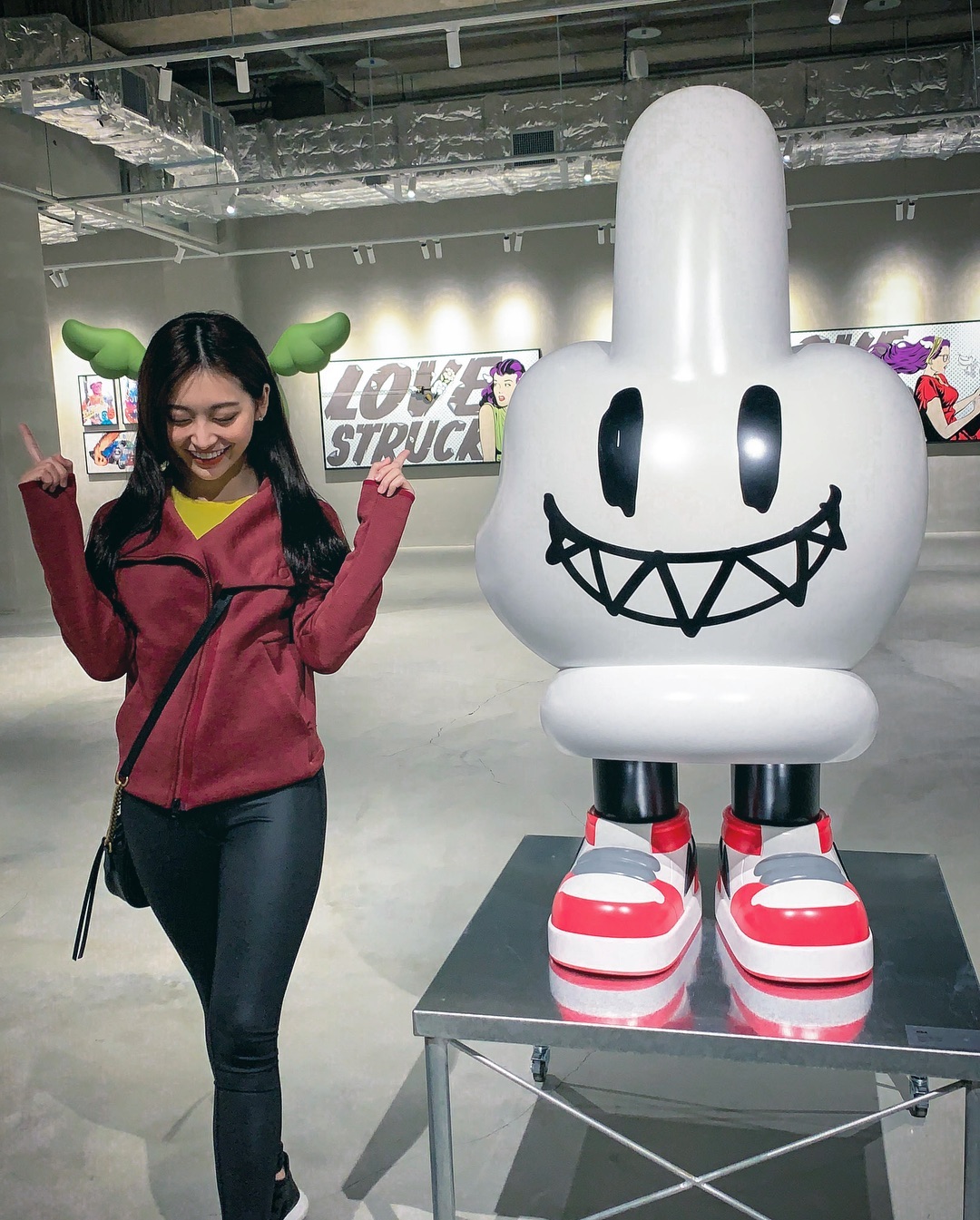  那天去展覽玩
開了個直播不知道大家有沒有跟上 嘿嘿
第一張頭上的翅膀超可愛
大家有去有可以這樣拍