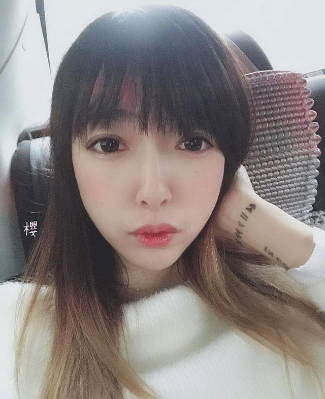  夏希KissyVivi忙到已經失去了所有的社�...