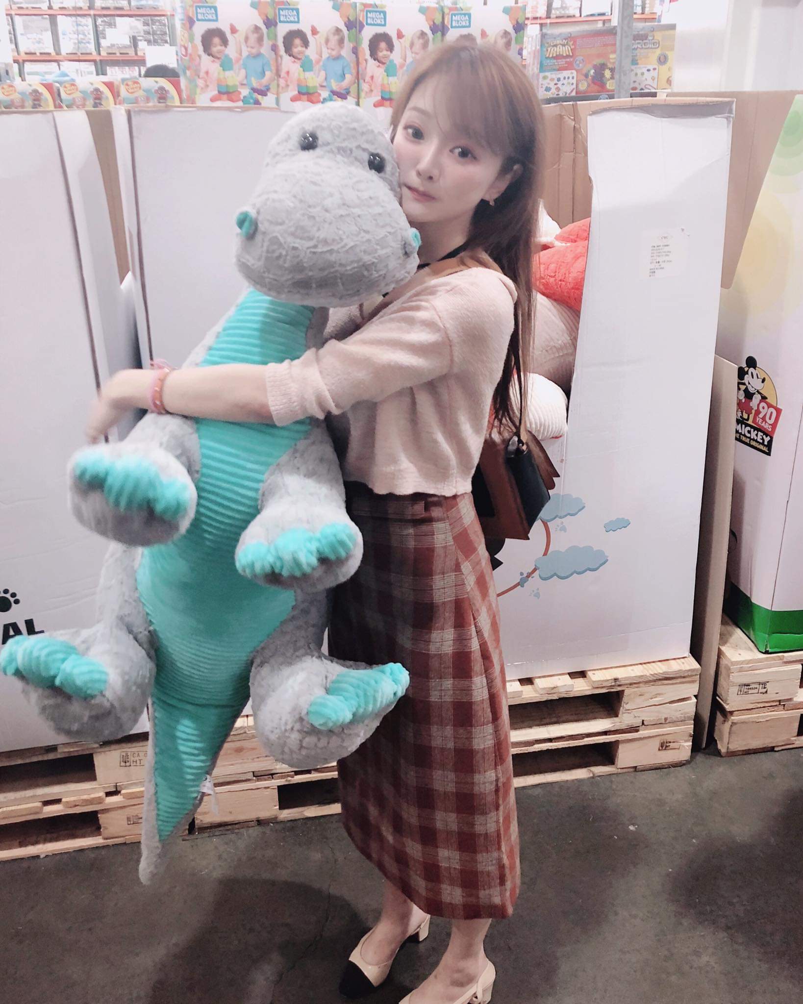  周荀/DenKa原本要買他當聖誕節的交換�...