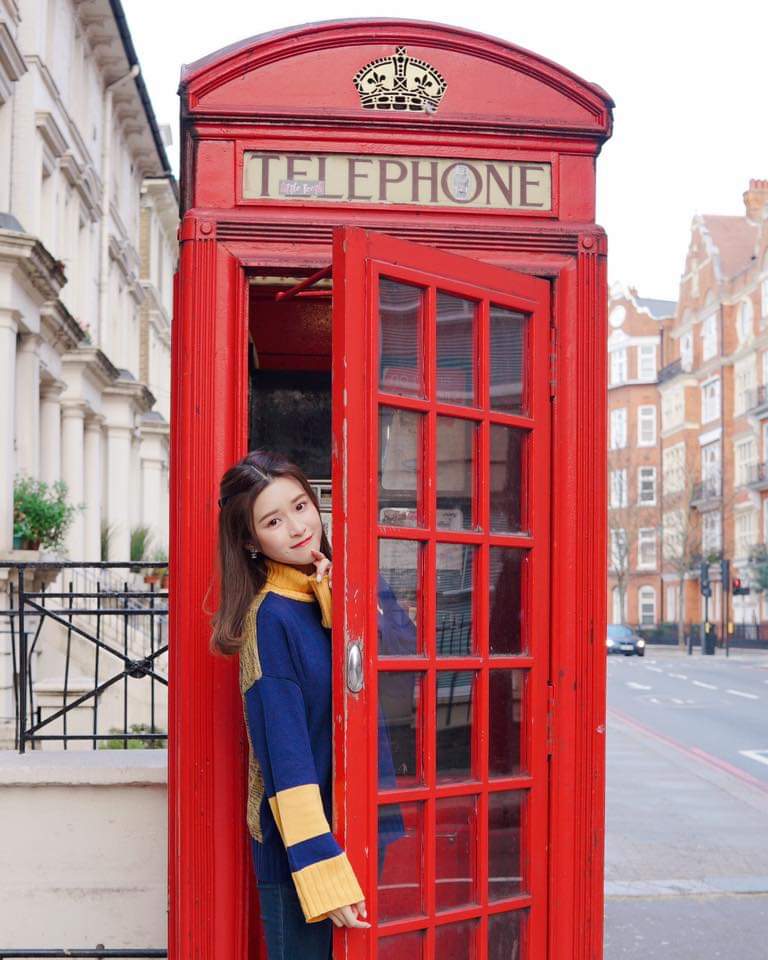  Reneebobo Li 李蔓瑩☎️ 見到電話亭就衝...