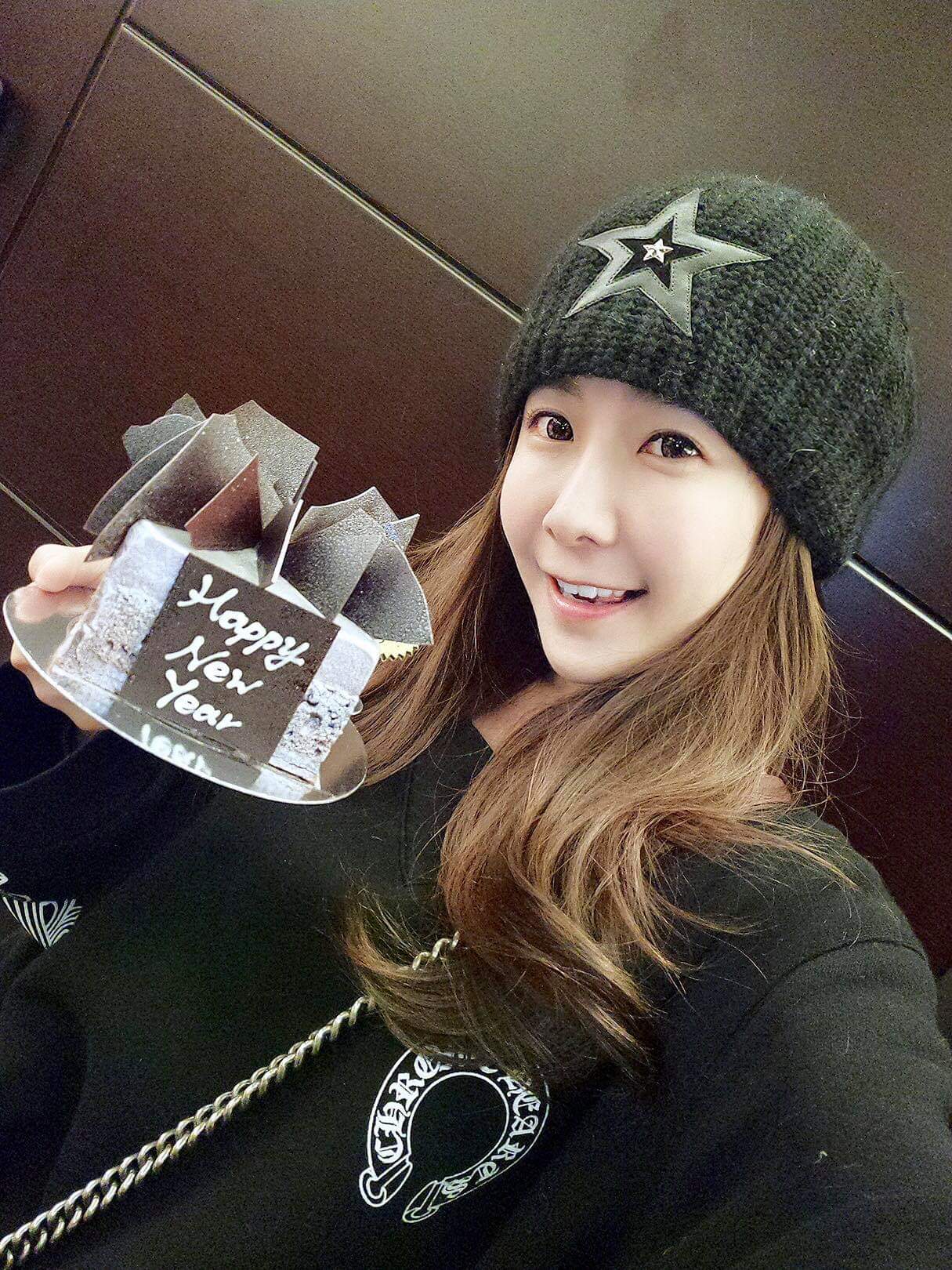  Irene 小頭Happy new year