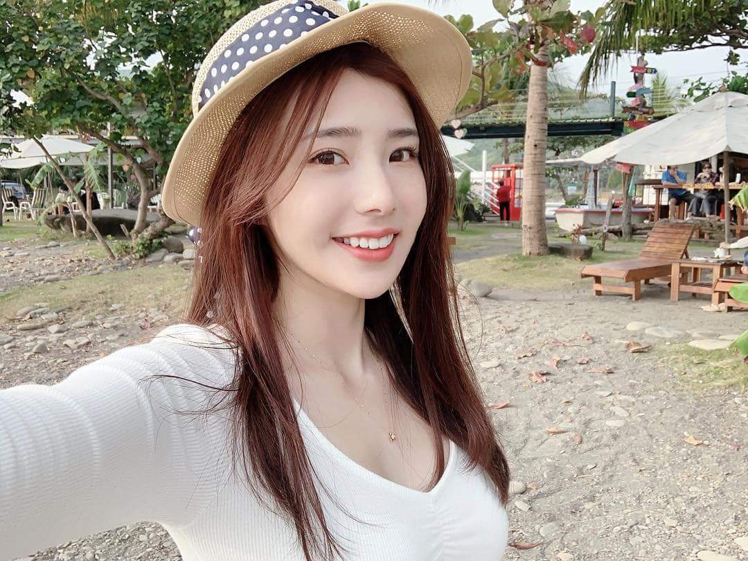  Zora 陳思穎妳為什麼要苦笑