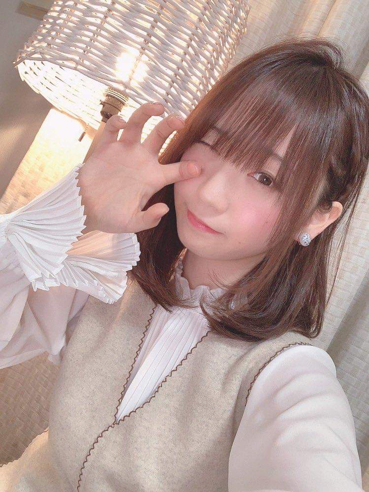  Iori Moe -伊織もえ-最近お外出れなくて...