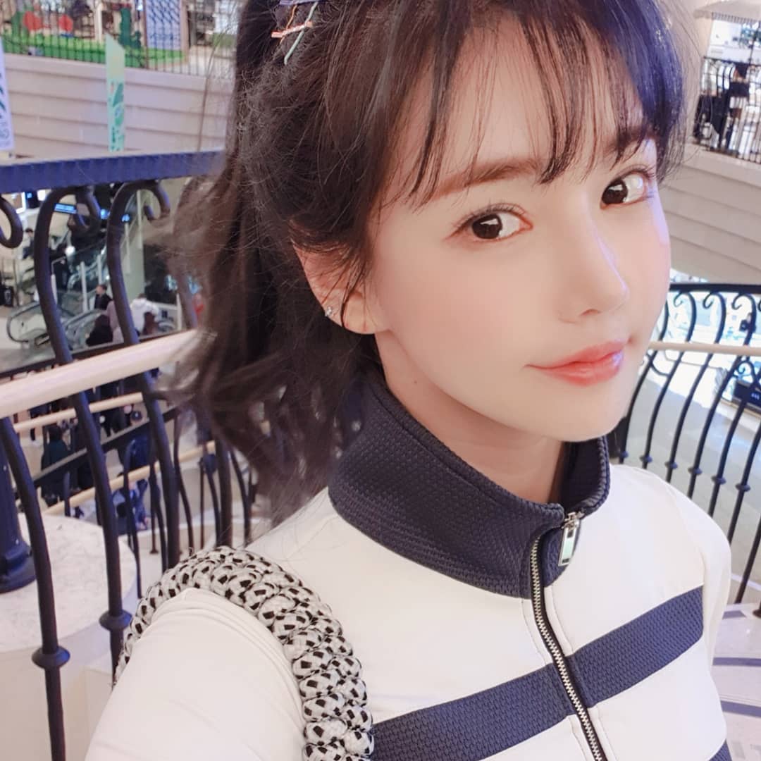  오늘 완~~~전 봄날씨여서
 이제 외투도...