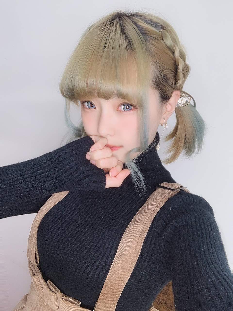  Ely Cosplay17 分鐘前發佈 · 公開 · 在生�...