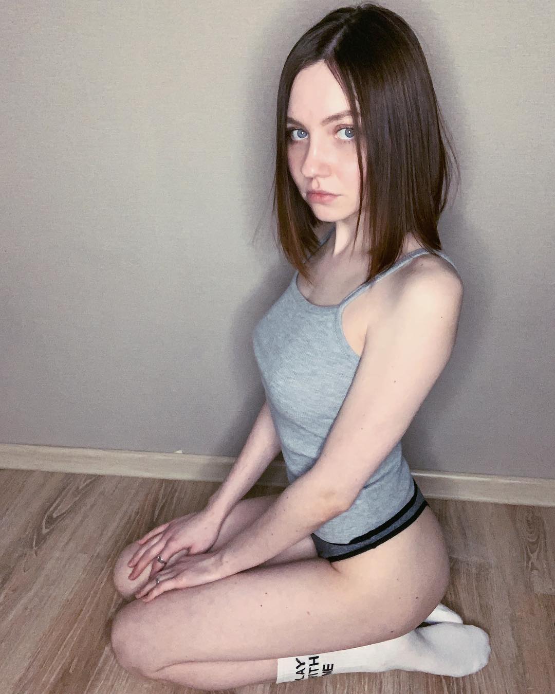  I cut my hair today, do you like?:) will be online...