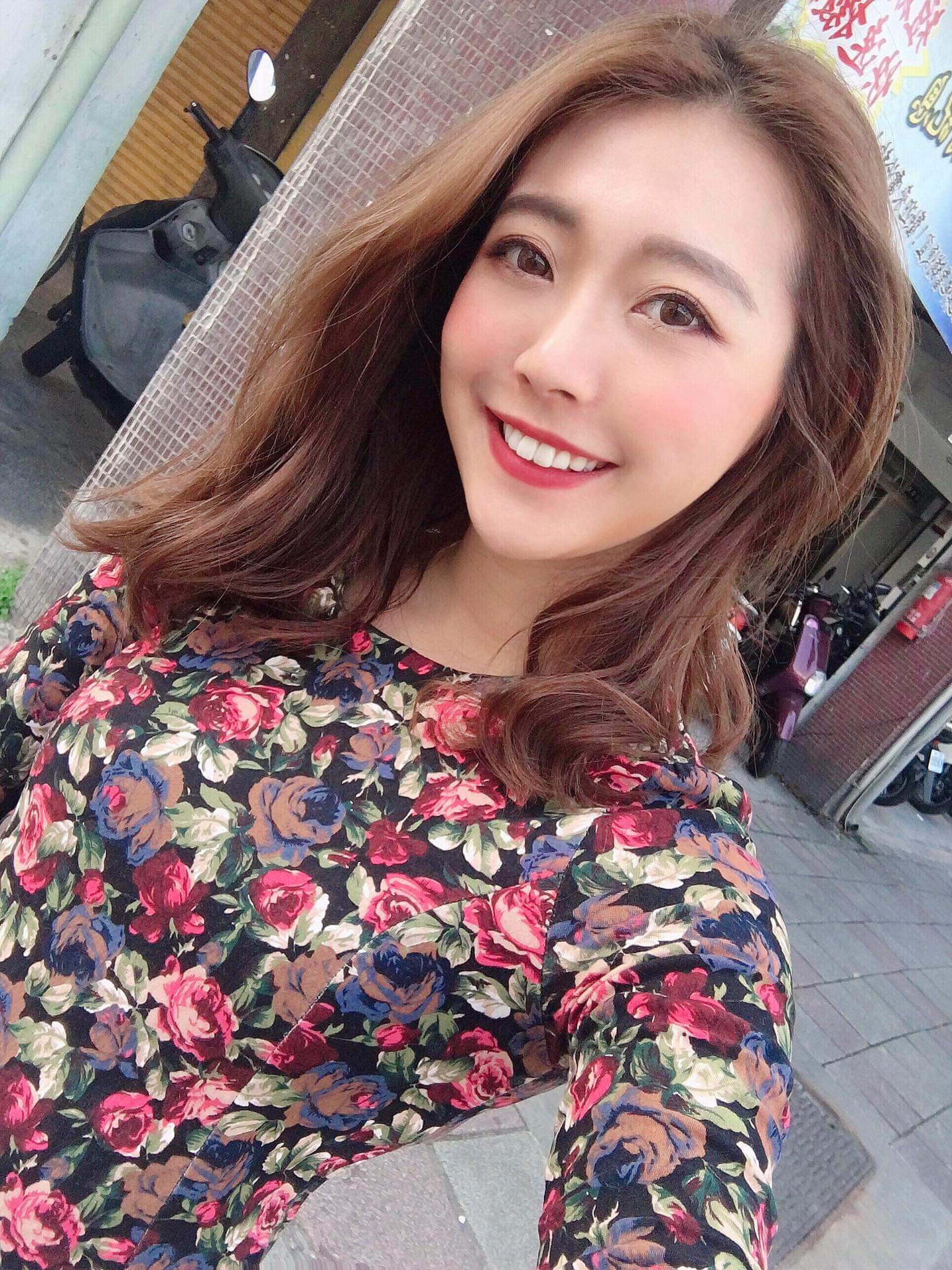  饒詩婕Jie又開始啟動工作↔️上課兩�...