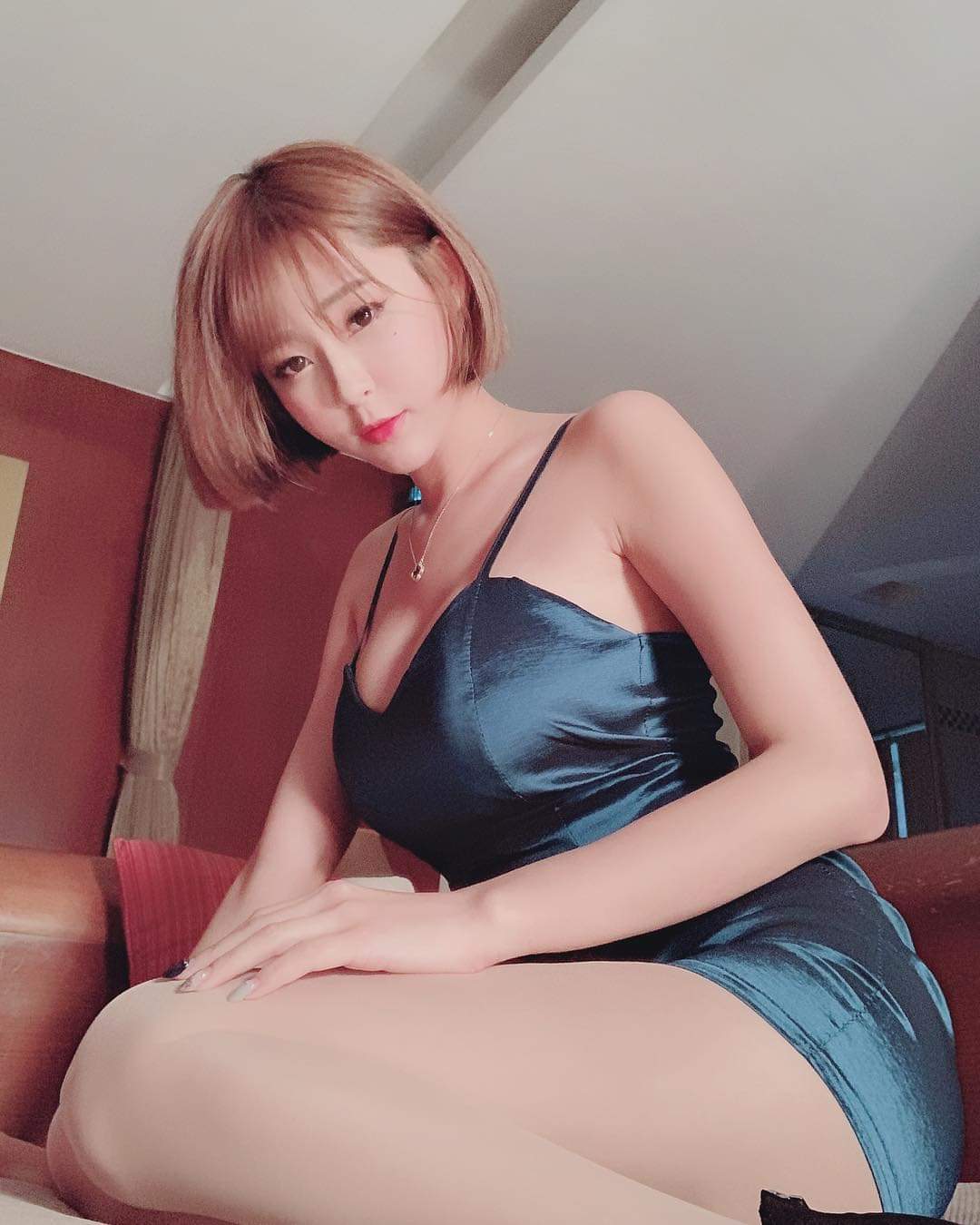  氣質女神 小雪美腿拍攝日-新髮型❤️...
