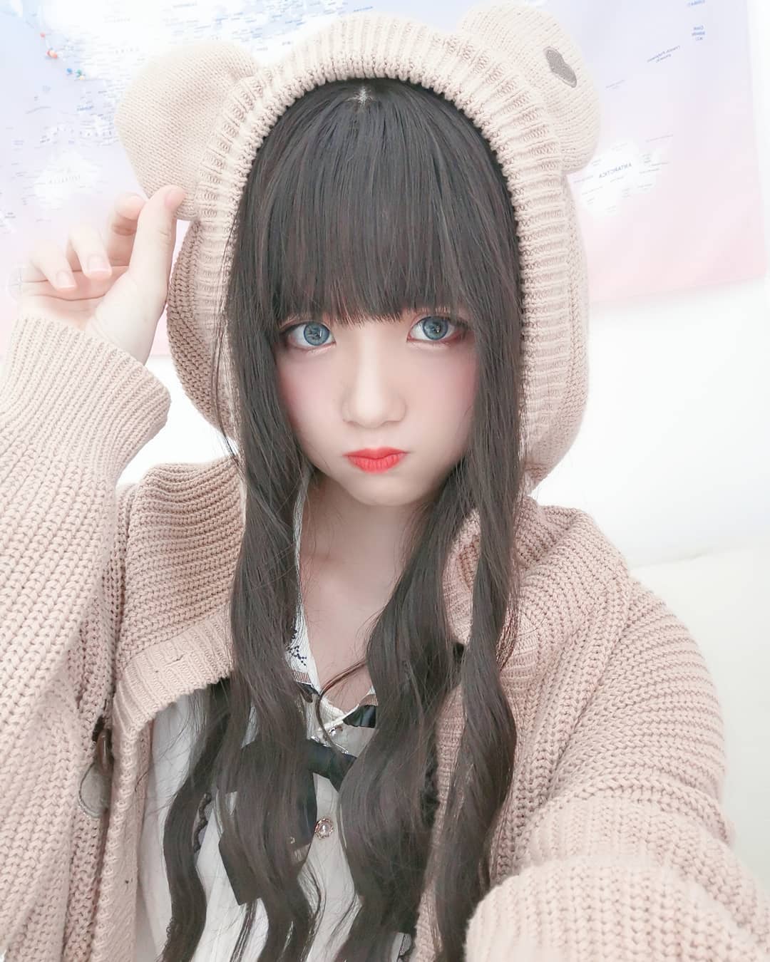  Bring this little bear with blue eyes home 
