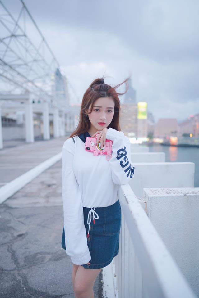  Reneebobo Li 李蔓瑩怎麼明明天晴 現在下...