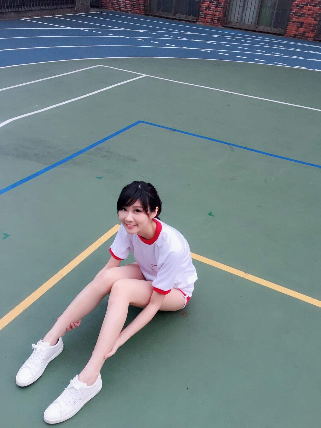  張小筑 Ya Chu明天又要上學了～555 趕快...