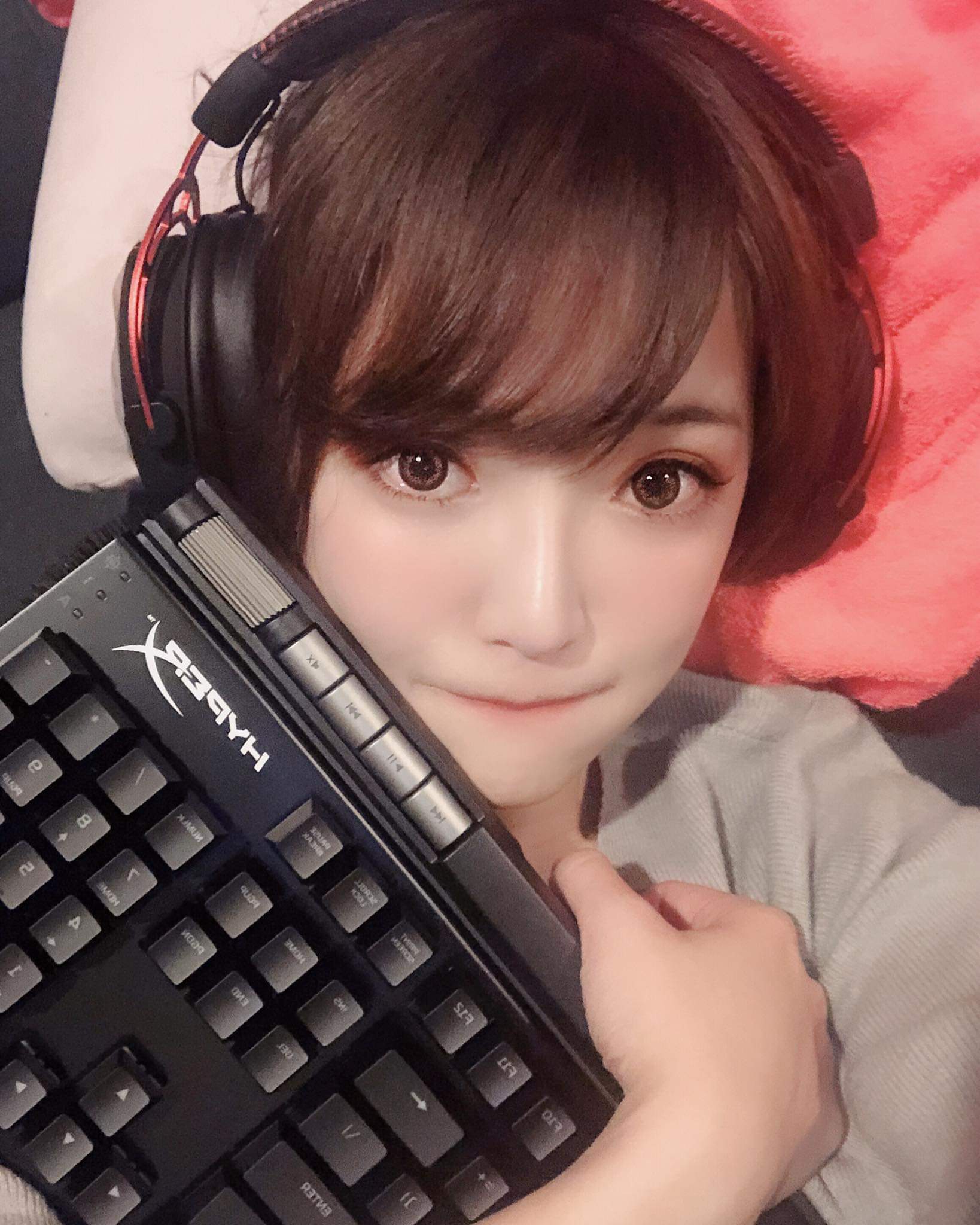  周荀/DenKa之前玩還願打翻酒在鍵盤上�...