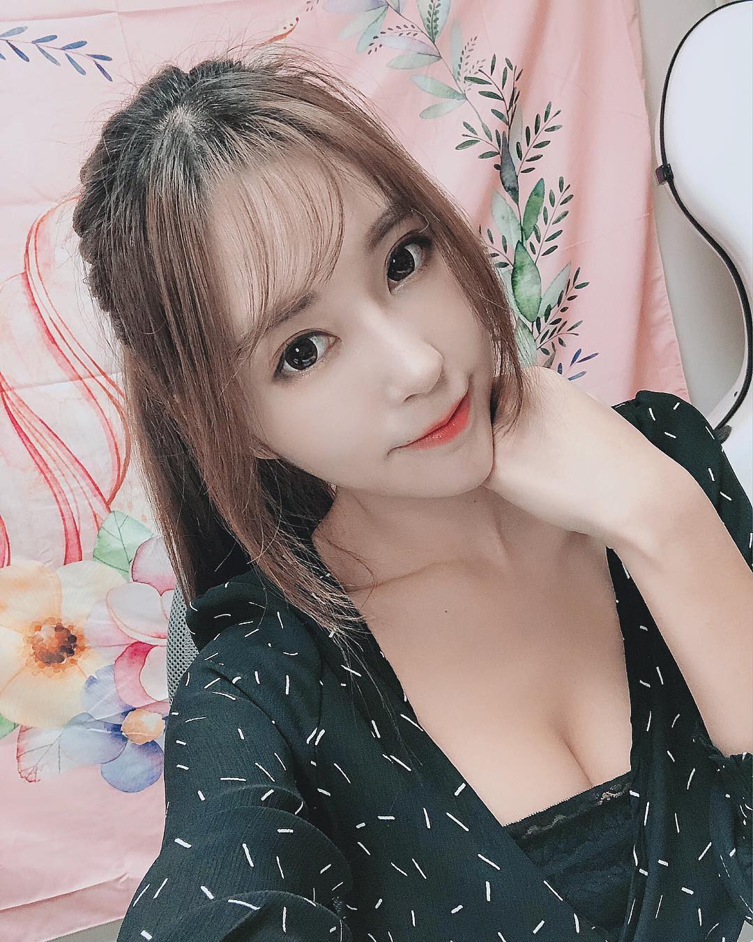  今天帶著自己昨天半夜剪的瀏海來錄#�...