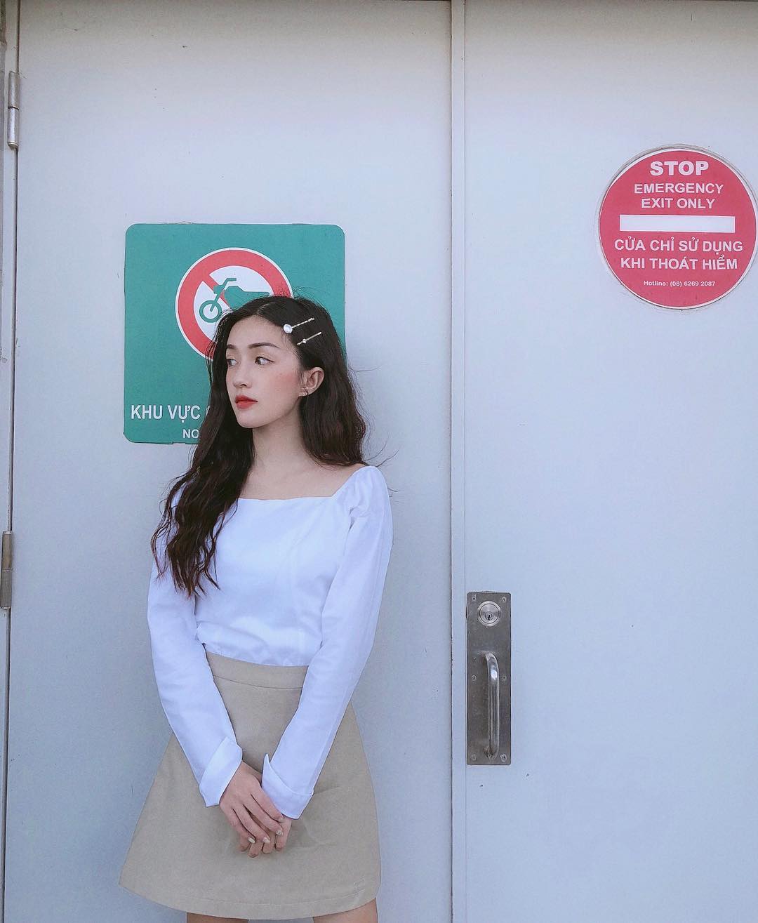  Thích sự đơn giản nên thích mặc đồ trơn lắm nha ☀️ @and.above