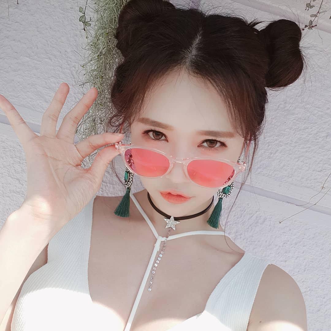  모터쇼끝나고 바로 여름시즌 룩북인�...