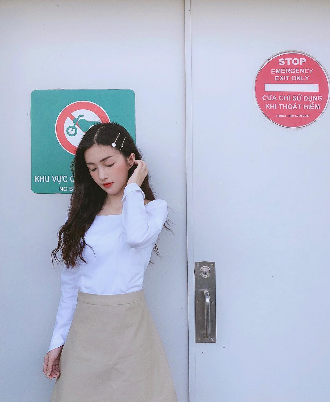  Thích sự đơn giản nên thích mặc đồ trơn lắm nha ☀️ @and.above