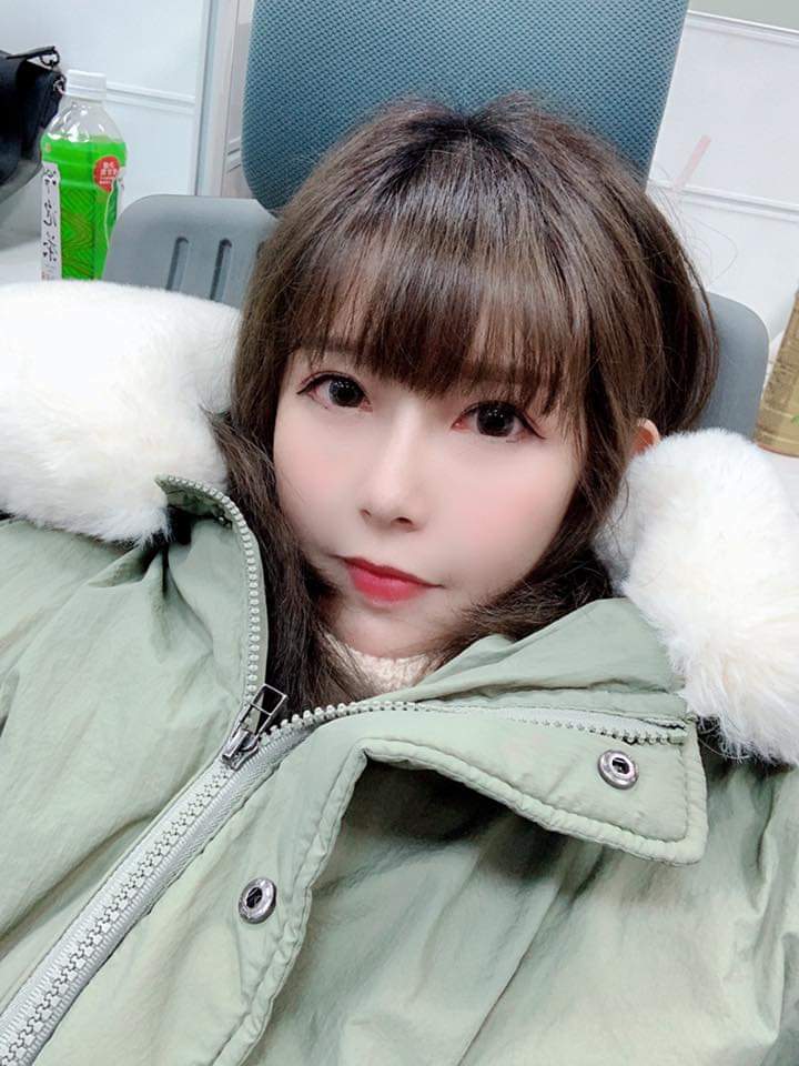  我是阿樂。今天好冷rrrr 跑來電競館 �...