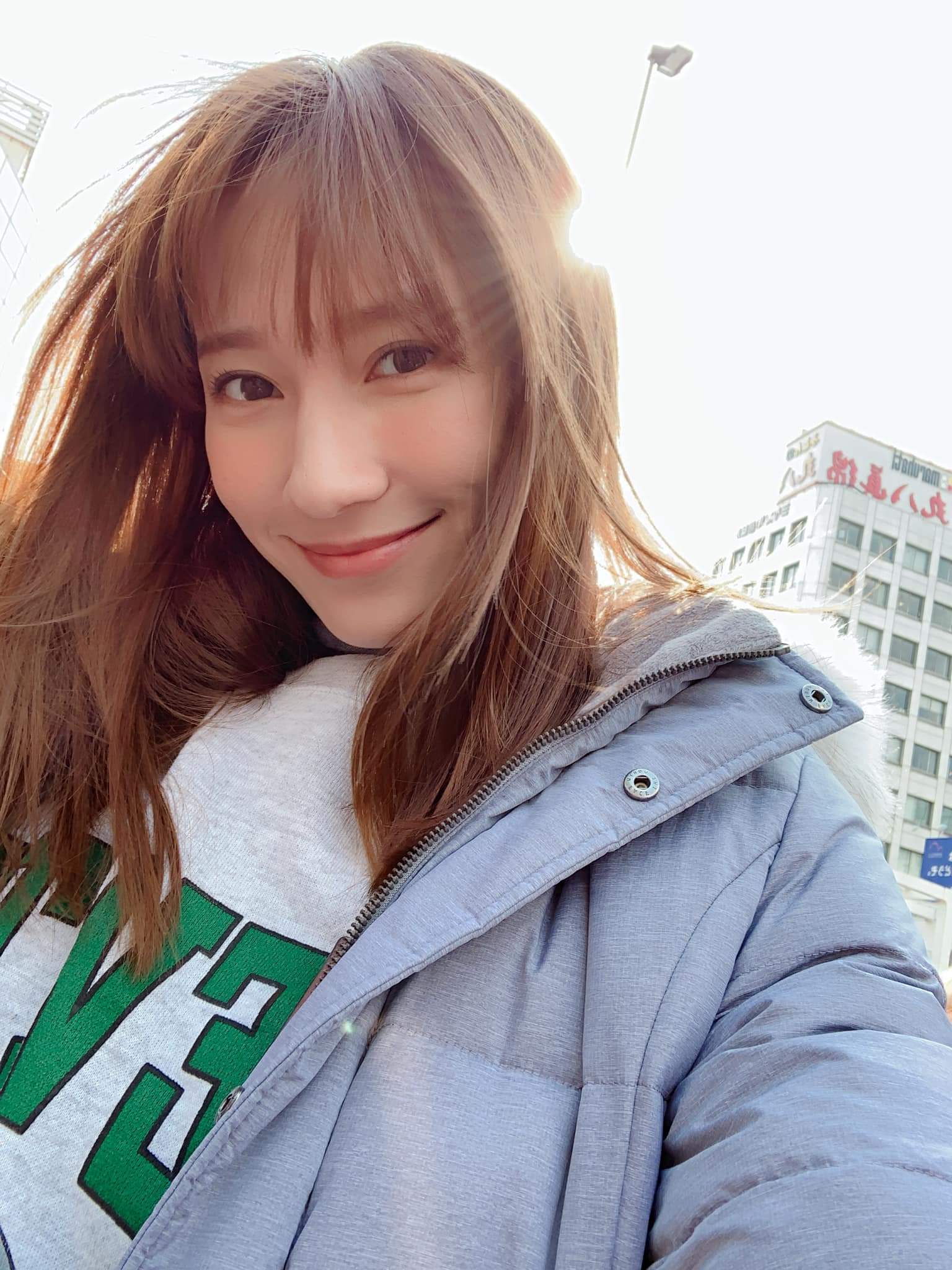  Jaline 葉羿君在新宿街頭亂晃瞎逛⋯ 現...