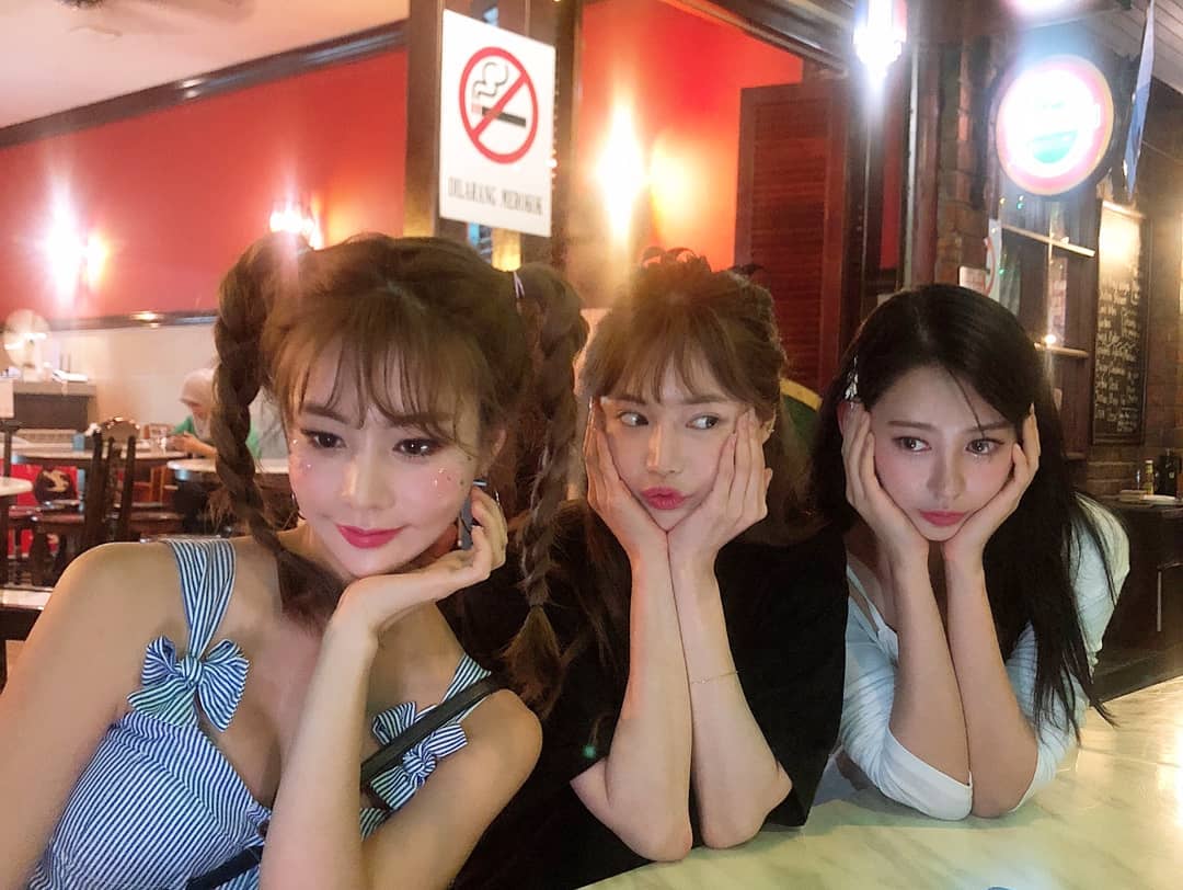  나가서 예쁜 트리플셀카찍기로 해놓�...