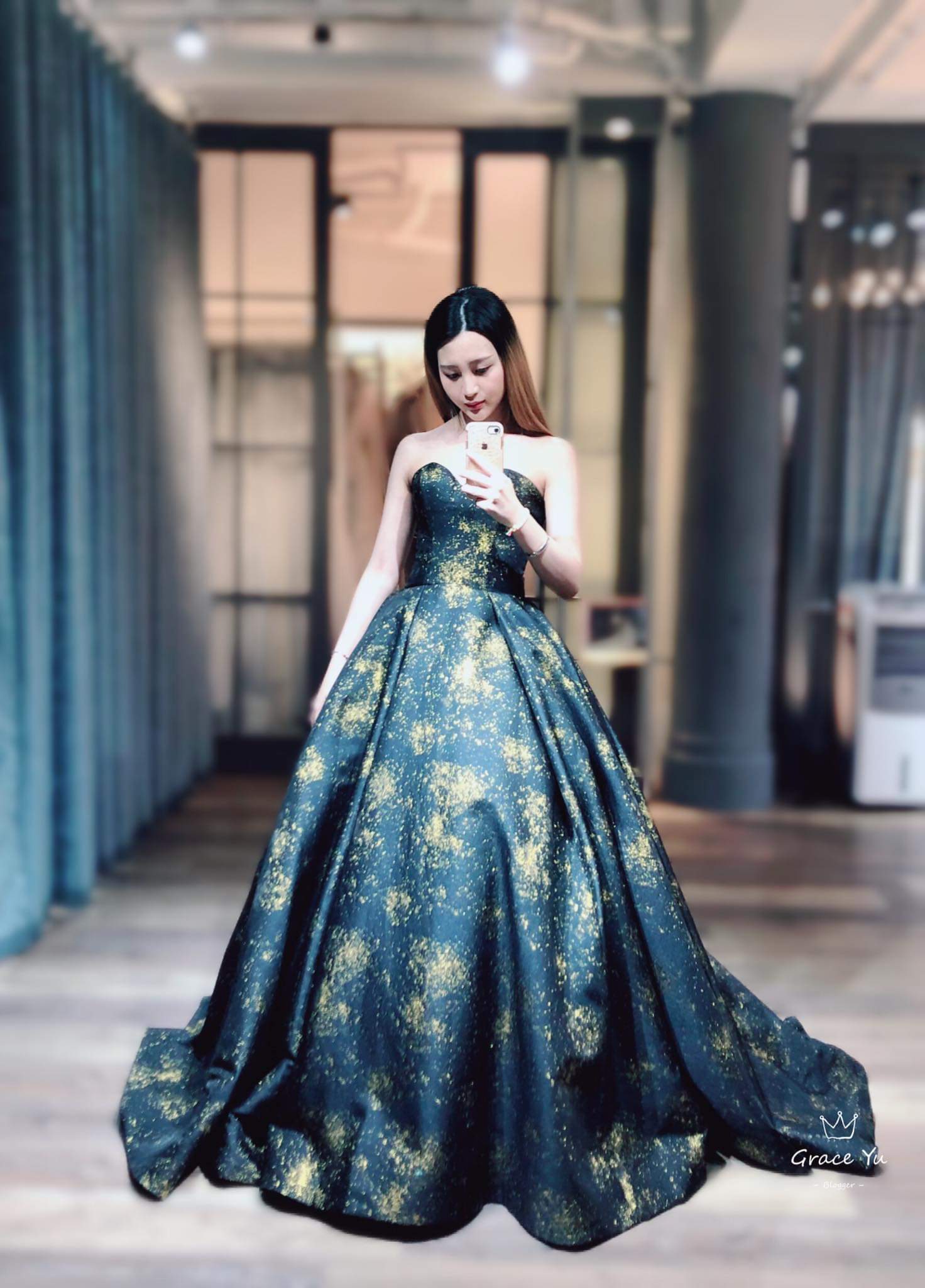  Grace 曉柔終於是試穿屬於我自己的婚�...