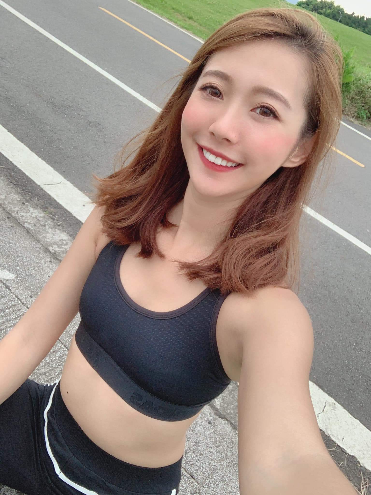  饒詩婕Jie剛剛 · 公開 · 在手機上載來...