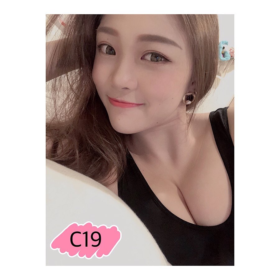  #Mila好物分享 
前陣子收到Verse唯詩的防水霧面唇彩