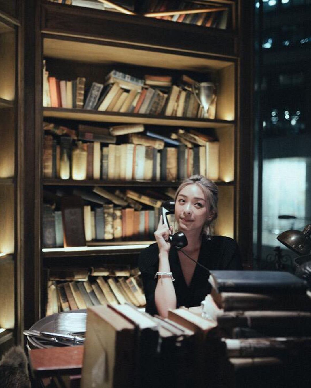  彷彿就係書鄉世家既氣質女孩