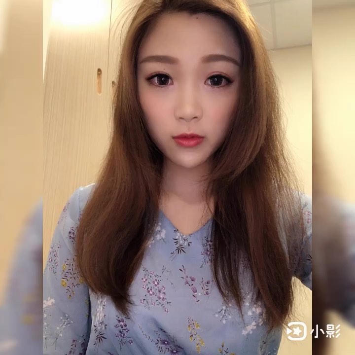  今年春天不推坑這組不行啦～
@mkup_tw 植萃精華護唇油居然有天然花瓣在裡面