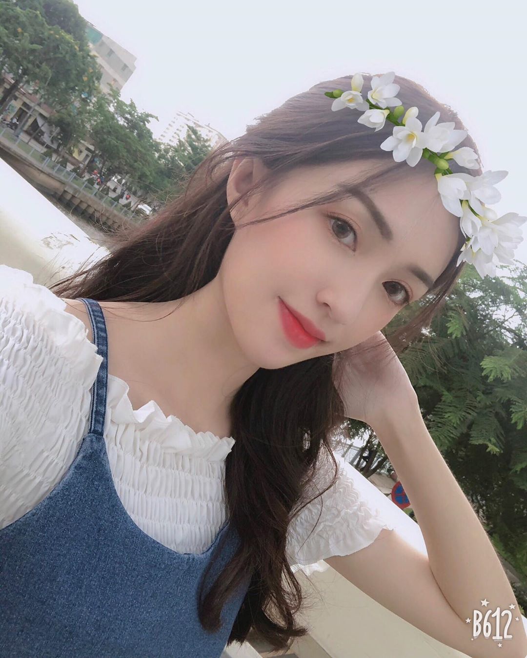 Lâu lâu mới giả bộ làm nàng thơ 