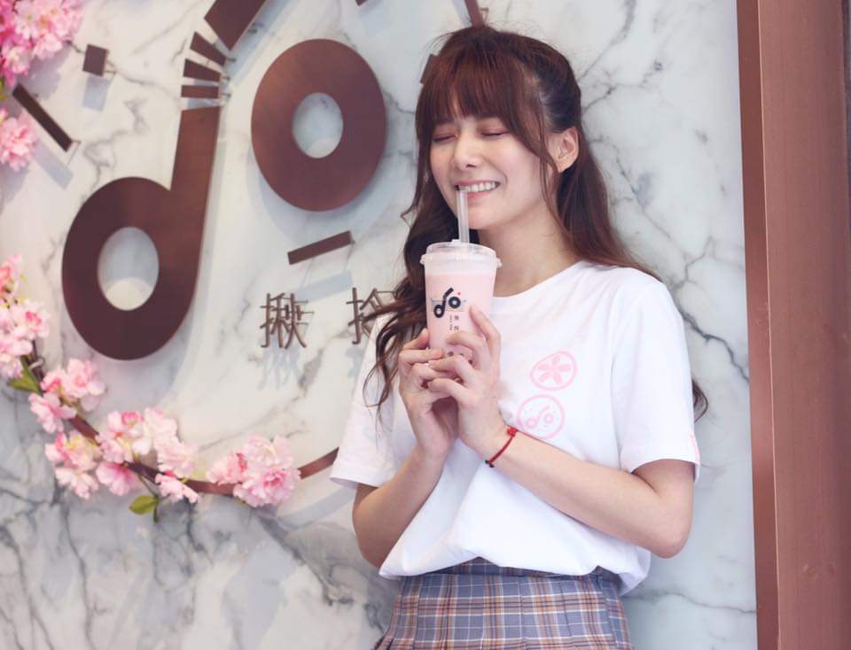  明天Joly特調飲品專賣 又有一百杯免費...