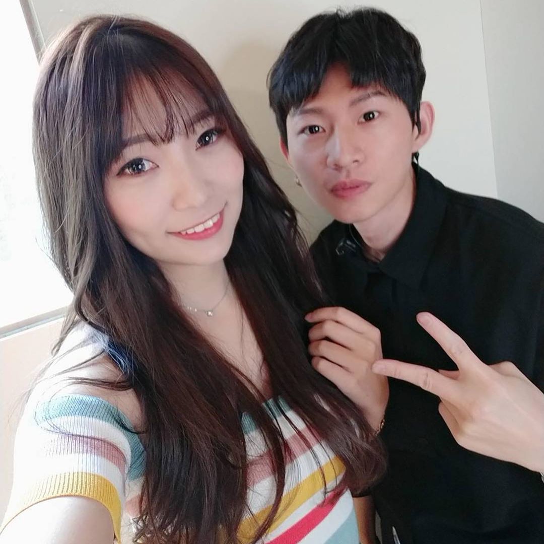  留了一陣子的淺色頭髮
終於去找設計師Top染了一個質感深色❤️ 我的髮尾太毛躁了只好修掉