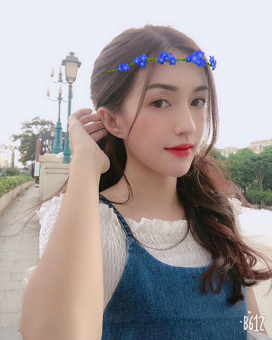  Lâu lâu mới giả bộ làm nàng thơ 