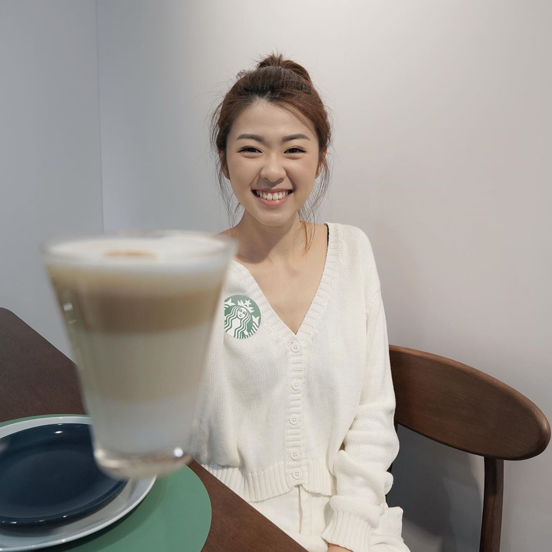  要唔要飲杯Starbucks呀？
我屋企有喎