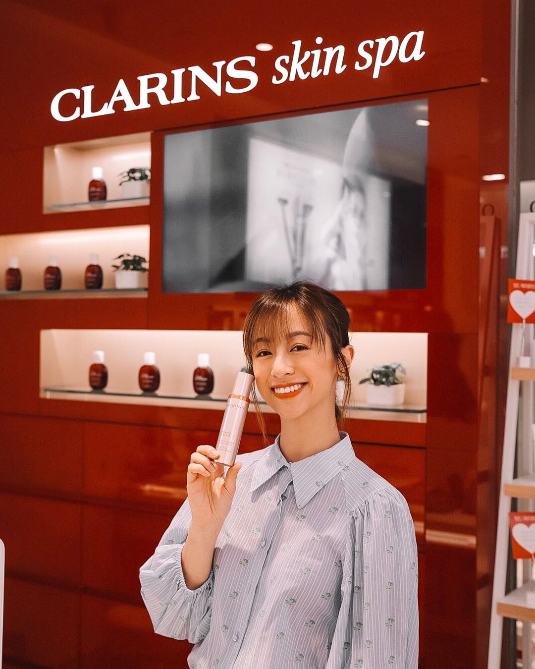  今朝試左Clarins 100% 全人手纖顏手法V �...