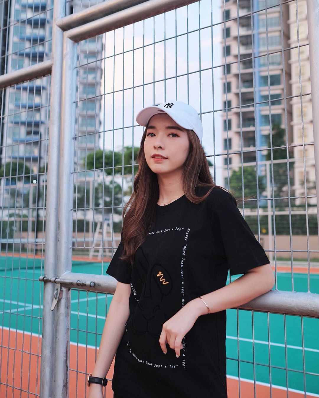  Would you like to have a movie date with me and others influencer ? 