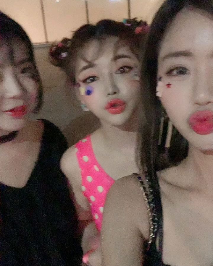  오늘 그래도 춤 접신은 안왔엉
외국에...