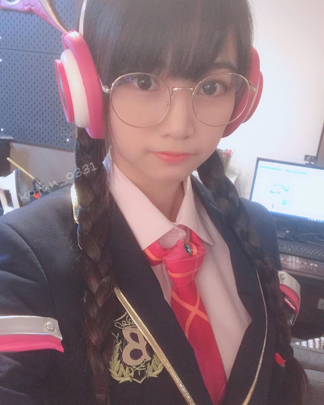  試裝！
制服xD.va果然是專屬我的造型�...