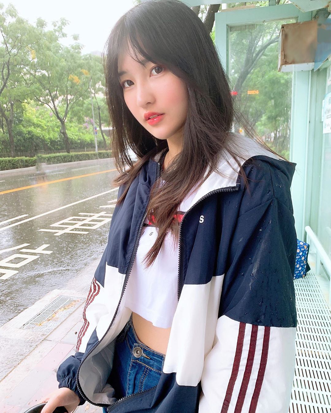  下雨天了怎麼辦
.
.
.
過來我幫你撐傘❤️