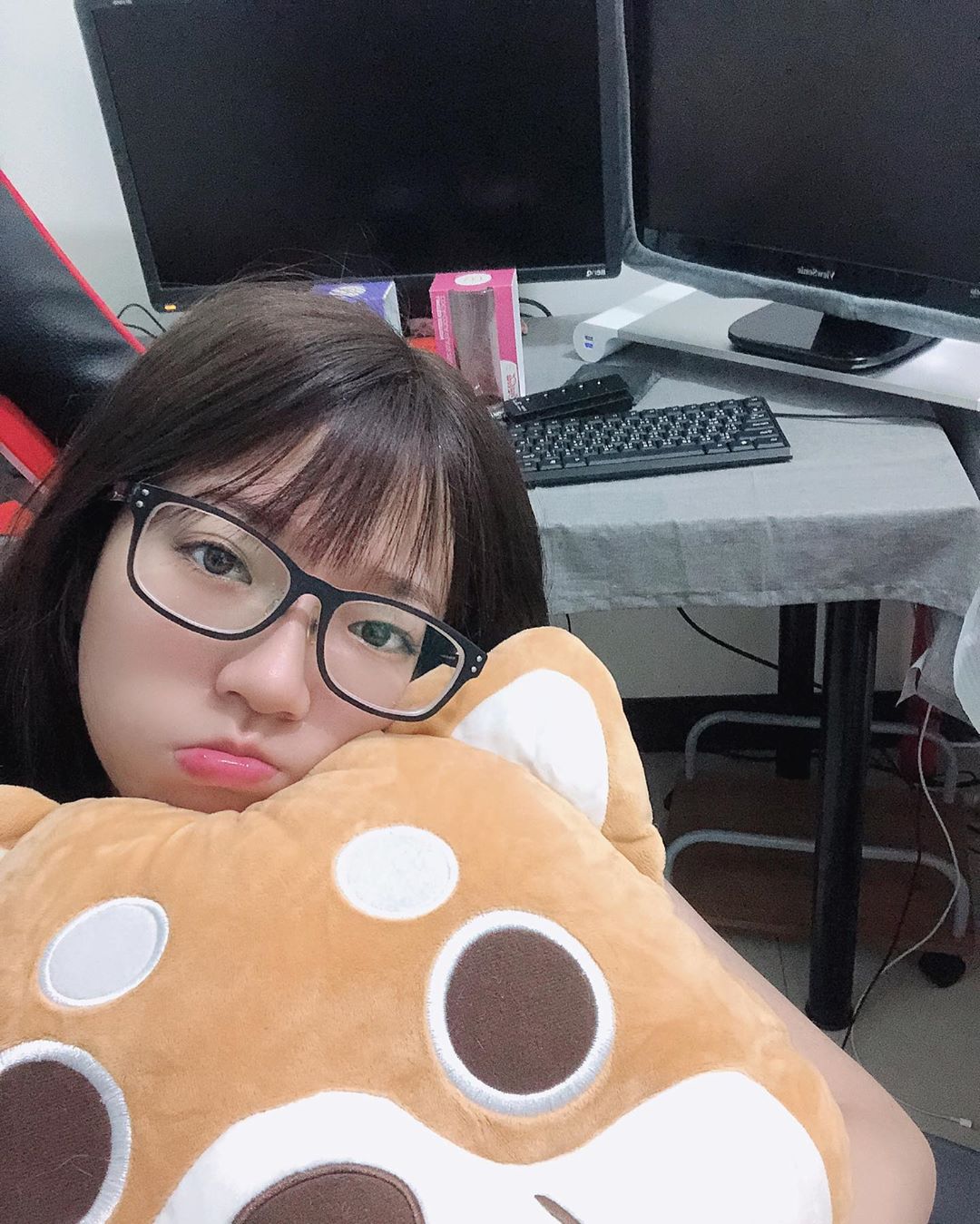  我把我的生財工具給賣了
沒錯，就是我的電腦(;´༎ຶД༎ຶ`) 最近的目標
「新電腦」
「戴牙套」

快找我業配❤️ 謝謝你們的follows 