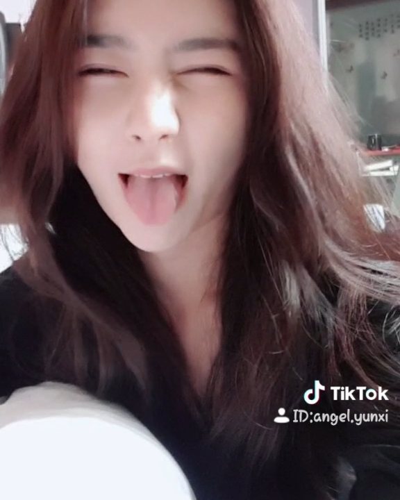  關注小姐姐tiktok了没~ 
I love it when i che...