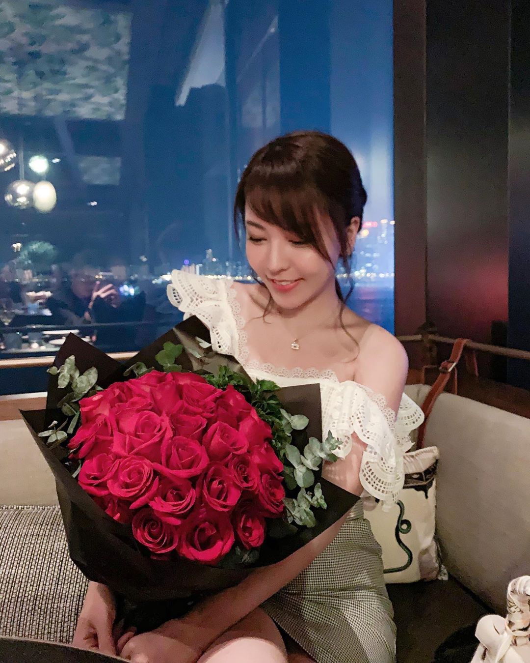  Happy Anniversary
願你遇到一個成熟的愛人
將你寵得一輩子都寵得像個小孩