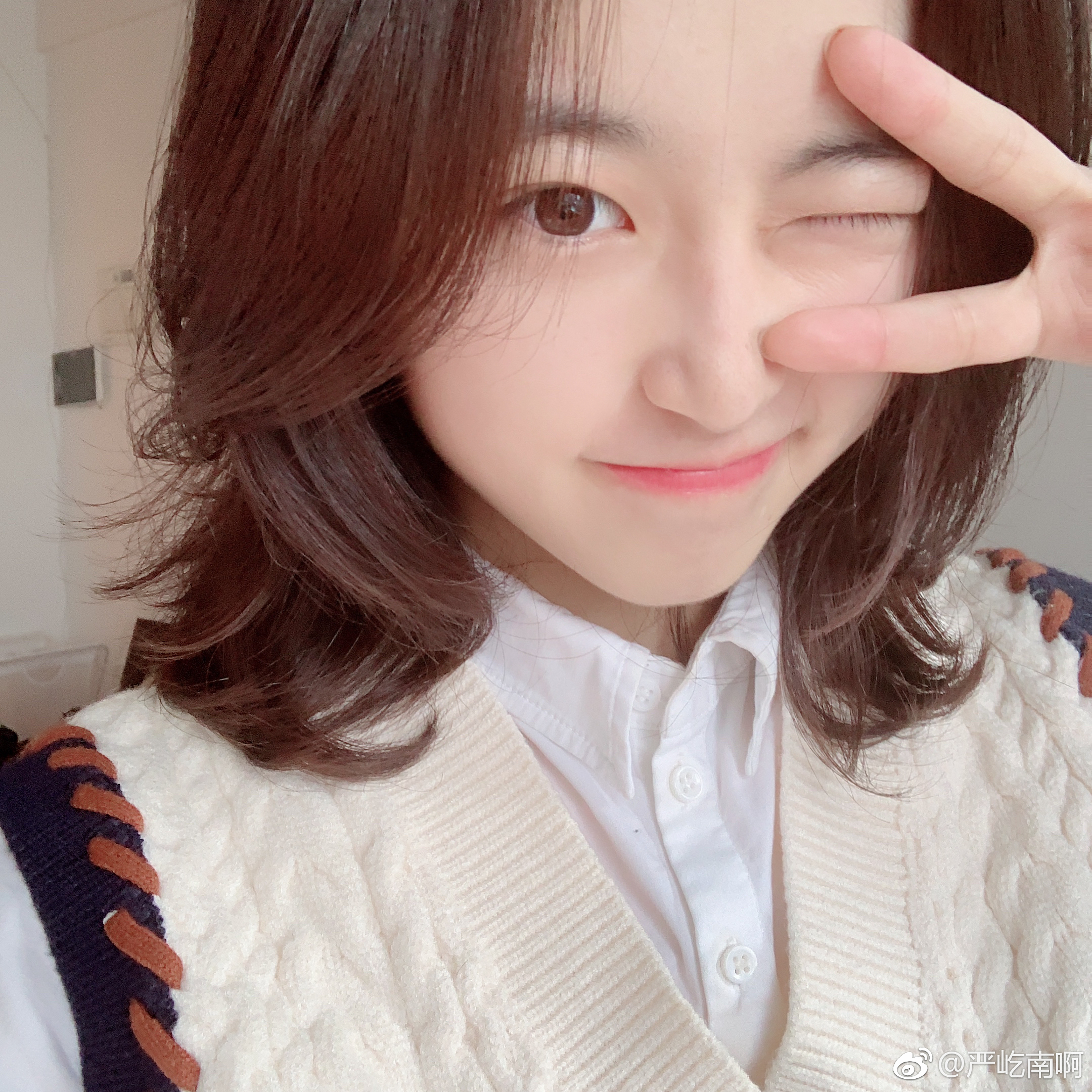 所以喜欢长发还是短发？（只能选一个）但我觉得我不仙了其实我觉得短发挺好看哈哈哈哈 